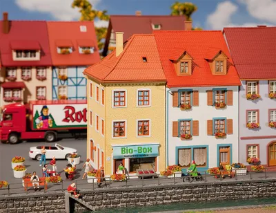 Produktbild von Faller 130496 - 1/87 / H0 2 Kleinstadthäuser - Neu