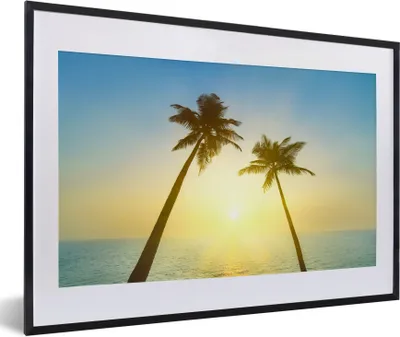 Produktbild von MuchoWow® Gerahmtes Poster Strand - Sonnenuntergang - Palmen 60x40 cm - Poster mit Schwarzem Bilderrahmen Wandposter Rahmen Foto Bilder - Schlafzimmer - Plakat in Rahmen - Drucken