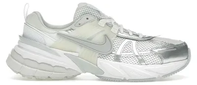 Produktbild von Nike V2K Run Metallic Silver White (Women's) - EU 36.5