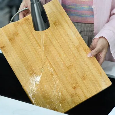 Immagine prodotto di Tagliere in bambù, ideale per tagliare carne, verdura e frutta, ecologico, lavabile in lavastoviglie