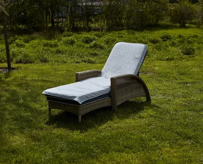 Produktbild von Sansibar Sylt Saunatuch Schonbezug Liegenauflage mit gesticktem Säbel, 75x200 cm, silber