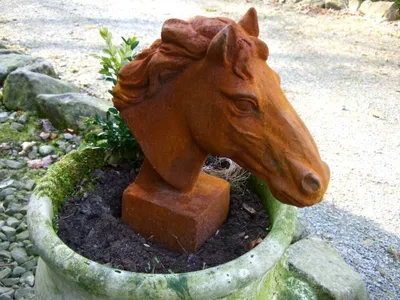 Produktbild von Pferdekopf Skulptur für Pfosten und Mauerpfeiler Gartendeko Pferd Eisen-Rost