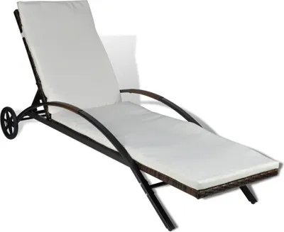 Immagine prodotto di Lettino prendisole con cuscino e rotelle in rattan marrone