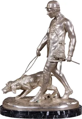 Produktbild von Casa Padrino Luxus Bronzefigur Jäger mit Hund Silber / Schwarz 45 x 28 x H. 61 cm - Bronze Skulptur mit Marmorsockel - Schreibtisch Deko - Wohnzimmer Deko - Luxus Qualität