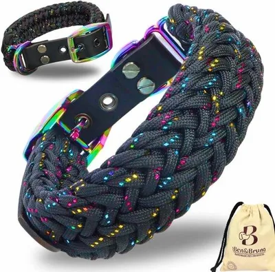 Immagine prodotto di Collare nero regolabile in paracord, realizzato a mano
