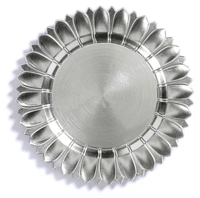 Produktbild von Dekoteller 33 cm aus Kunststoff mit Strahlenkranz - festliche Platzteller für verschiedene Anlässe - Tischdeko Unterteller für Hochzeit und Weihnachten - Silber metallic
