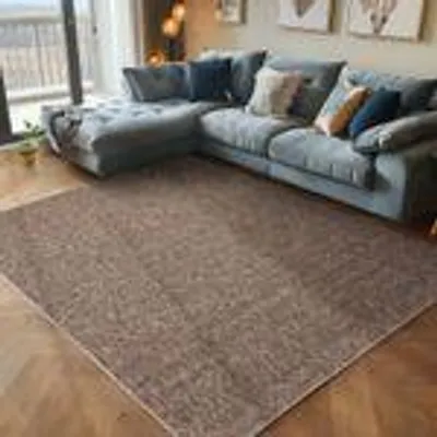Produktbild von Moderner Kurzflorteppich mit dezenter Struktur - schlicht und stilvoll für Wohnzimmer und Schlafzimmer, Größe: 120 x 170 cm, Farbe: Braun