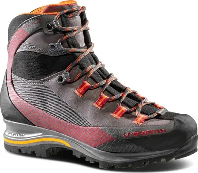 Schwarze und rote Bergschuhe für Damen; Modell "Trango Trk Leather Woman GTX" von La Sportiva; mit Schnürung und griffiger Sohle.