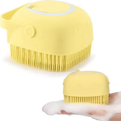 Obrázok produktu pre Žltá masážna kefa pre psov, silikónová, s dávkovačom šampónu