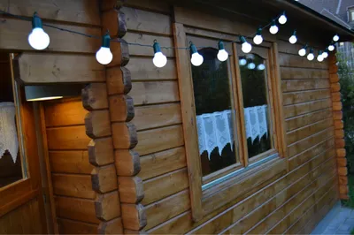 Zdjęcie produktu dla FHS International – łańcuch świetlny LED na imprezę, 50 białych kulek, 50 diod LED w kolorze ciepłej bieli, 12,25 m