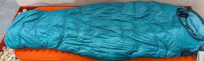 Produktbild von Marmot Damen Micron 25 Long Daunenschlafsack (Damen bis -5,6°C / max. Körpergröße 183cm / Gewicht 1,21kg) Malachite/Deep Teal