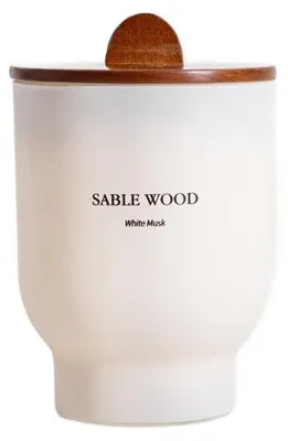 Obrázok produktu pre HOMLA SABLE WOOD Biela vonná sviečka s vôňou pižma 400 g