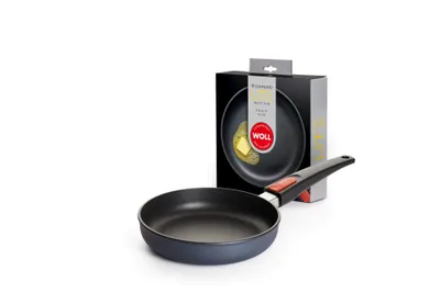 Produktbild von Woll 'Diamond Lite Guss-Flachpfanne, rund, 20 cm, 5 cm hoch' im Geschenkkarton