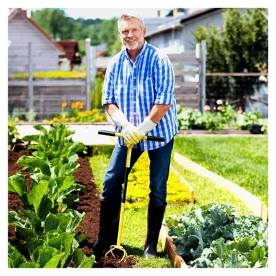 Produktbild von Twist Tiller Gartenkralle mit 4 Zinken – Handgrubber, Kultivator und Unkrautentferner in einem – höhenverstellbar, ergonomischer Griff, geeignet für Gartenbeete und lockere Böden