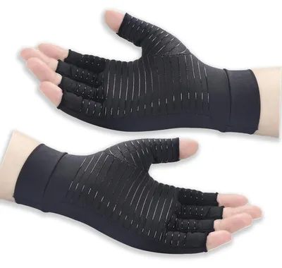 Produktbild von 1 Paar Kupfer-Arthritis-Kompressionshandschuhe aus hautfreundlichem, feuchtigkeitsableitendem Gewebe mit hohem Kupferanteil – speziell entwickelt für kontinuierliche, medizinisch wirksame Kompression (15–20 mmHg). Fingerlos mit extra langen Fingerkuppen bis über den Fingerknöchel hinaus für gezielte Druckverteilung bei Arthrose, rheumatoider Arthritis und Karpaltunnelsyndrom. Rutschfester Streifen am Handrücken sorgt für sicheren Sitz. Geeignet für Damen und Herren in Größe Large (Handumfang ca. 20–22 cm).