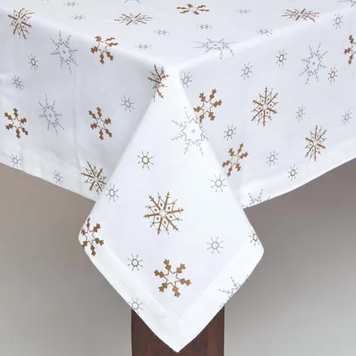 Produktbild von HOMESCAPES Baumwoll-Tischdecke mit Schneeflocken-Muster, 138 x 228 cm, weiß