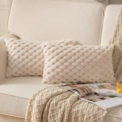 Produktbild von Set mit 2 beigefarbenen, superweichen Dekokissenbezügen aus Plüsch, 30 x 50 cm, Dekokissenbezüge aus Wollsamt, Sofakissen, flauschige Dekokissen für Couch, Sofa, Bett, Wohnzimmer