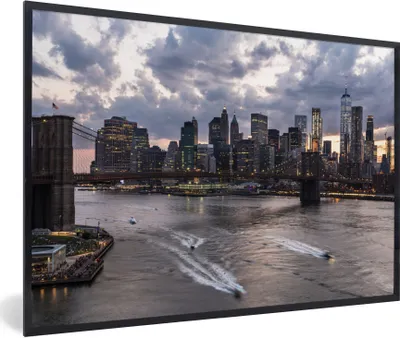 Produktbild von MuchoWow® Gerahmtes Poster New York - Brooklyn Bridge - Manhattan 90x60 cm - Poster mit Schwarzem Bilderrahmen Wandposter Rahmen Foto Bilder - Fotorahmen - Foto-Plakat