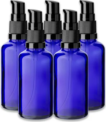 Produktbild von 5x Blaue Glasflasche 50 ml mit schwarzer Pumpe Kosmetikverpackung leer