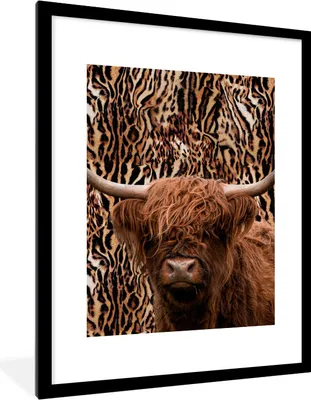 Produktbild von MuchoWow® Gerahmtes Poster Schottischer Highlander - Pantherdruck - Kuh 60x80 cm - Poster mit Schwarzem Bilderrahmen Wandposter Rahmen Foto Bilder - Wohnzimmer - Dekorationen - Prämie
