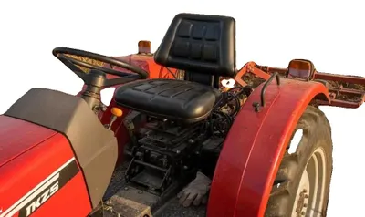 Imagen del producto de Asiento para tractor, con suspensión integrada, compatibilidad universal, color negro
