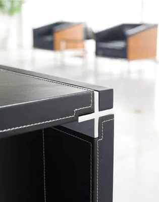 Zdjęcie produktu dla Nowoczesna komoda z płyty MDF o wyglądzie drewna, wszechstronna i stylowa