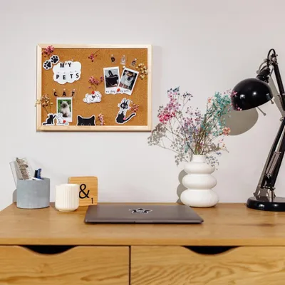 Produktbild von Creative Home 30x40 cm Kleine Pinnwand Kork - inkl. 5 Pinwandnadeln - Korkwand Korktafel
