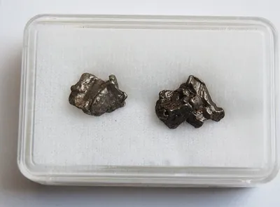 Produktbild von Geschenk-Set mit Zwei Meteoriten, incl. Zertifikat