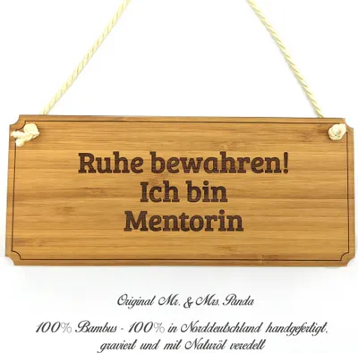 Produktbild von Mr. & Mrs. Panda wandtafel Mentorin - Geschenk, Graviert, Infotafel, Firmenschild, Beruf, Geschenkidee, Schild, Wegweiser, Werbeschild, Landhaus, Türschild, Shabby