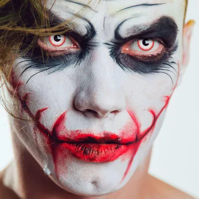 Produktbild von aricona Farbige Zombie Halloween Kontaktlinsen Vampir Weiße Rote Crazy Fasching