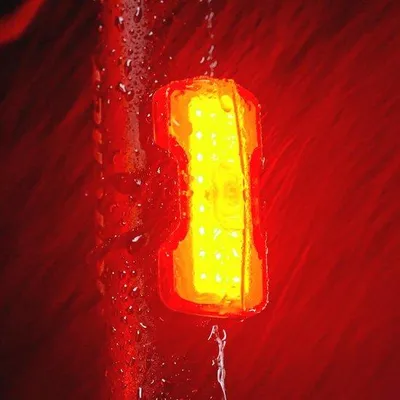 Productafbeelding van Oplaadbaar Fietsachterlicht met 33 uur Batterijduur en 20 Lumen