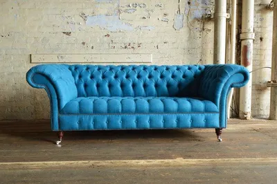 Zdjęcie produktu dla Luksusowa, trójmiejscowa sofa Chesterfield, obita tkaniną. Sofa tapicerowana materiałem