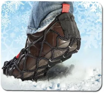 Produktbild von EzyShoes Traction Cleats Überschuhe zum Laufen auf Schnee und EIS – einfache Anbringung – Spart auf rutschigem Boden wie Schnee, EIS und nassem M