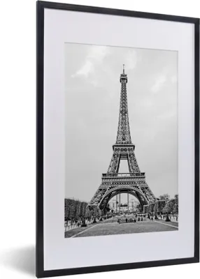 Produktbild von MuchoWow® Gerahmtes Poster Schwarz-Weiß-Foto des Eiffelturms 40x60 cm - Poster mit Schwarzem Bilderrahmen Wandposter Rahmen Foto Bilder - Poster in Rahmen