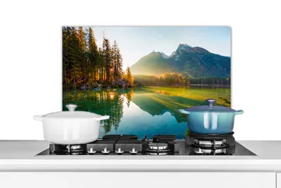 Obrázek produktu pro KitchenYeah® Kitchen splashback - kuchyňský splashback - ochrana stěny sporáku a dřezu - jezero - les - hory - příroda - slunce - krajina 70x50 - hliníkový dibond (alternativa ke skleněnému splashbacku) - tepelná ochrana