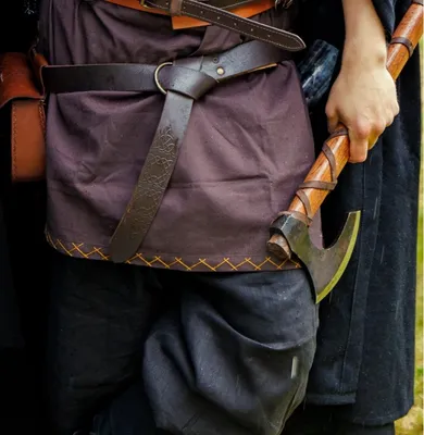 Produktbild von Ringgürtel aus Leder mit keltischem Muster Dunkelbraun 190 cm