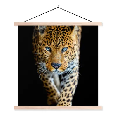 Produktbild von MuchoWow® Textilposter Leopard - Tiere - Porträt - Wildtiere - Schwarz 60x60 cm mit holzfarbenen Rahmen - Wanddekoration