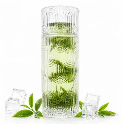Glas-Karaffe mit Deckel 640 ml + Becher 180 ml