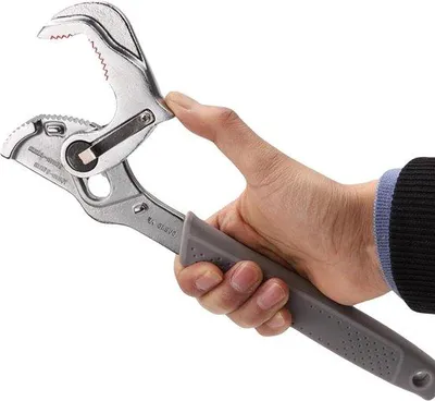 Image de Clé à molette pour tuyaux 12 pouces à dégagement rapide - Acier au carbone - Tête pivotante à 180 degrés - Réglable d'une seule main pour les installations sanitaires