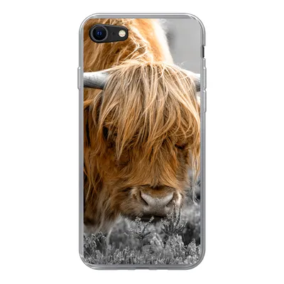 Produktbild von MuchoWow® Handyhülle Schutzhülle Hülle für iPhone 8 Scottish Highlander - Pflanzen - Schwarz - Weiß Silikon Softcase Handy Hülle - Schutzhaube