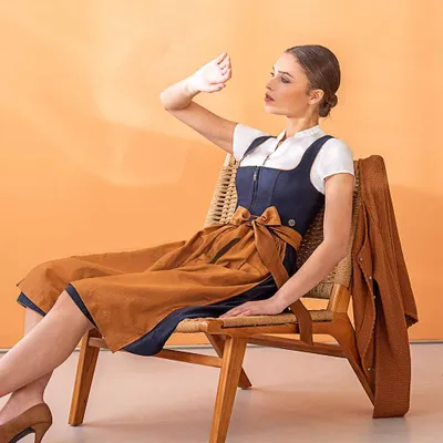 Produktbild von Dirndlbluse Laufach Kurzarm ecru 42