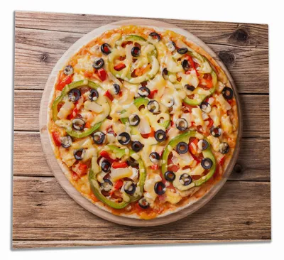 Produktbild von Wallario Herdabdeckplatte aus Glas, Größe 60 x 52 cm 1-teilig, Motiv Italienische Pizza mit Peperoni, Oliven. Paprika und Käse