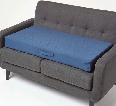 Produktbild von HOMESCAPES Sofa-Auflage 100 x 50 cm für Zweisitzer - orthopädisches Sitzkissen dunkelblau