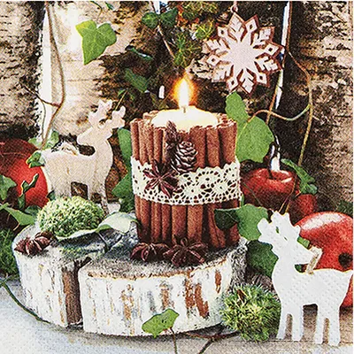 Produktbild von 20 kleine Cocktailservietten Cozy Decoration - Zimtstangen um Kerzen 25x25cm