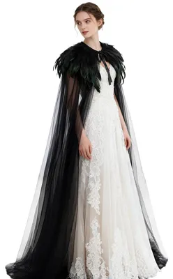 Immagine prodotto di Mantello nero in tulle con colletto a gorgiera, ideale per accessori di Halloween a tema Malefica