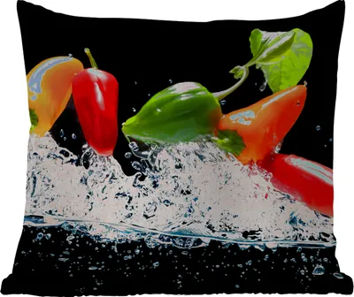 Produktbild von MuchoWow® Outdoor Kissen - Paprika - Schwarz - Gemüse - Wasser - Blatt - 45x45 cm - Wetterfest - Lounge Kissen - Fotokissen - Dekoratives Kissen