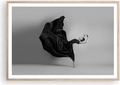 Produktbild von Gerahmtes Poster - Rahmen in heller Eiche - Tanz Schwarz Kleid - 100x70 cm - Wand Bild - Wanddeko - Wandbilder - Kunstposter - Wandposter - Bilderrahmen - Bilder - Kunstdruck - P2NAA100x70-4869