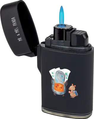 Produktbild von Mr. & Mrs. Panda Feuerzeug Pinguin & Maus Wanderer - Schwarz - Geschenk, Wandern, sturmfeuerzeug, Abenteuer, anzünder, Pinguine, sturmfeuerzeuge, zigarettenanzünder