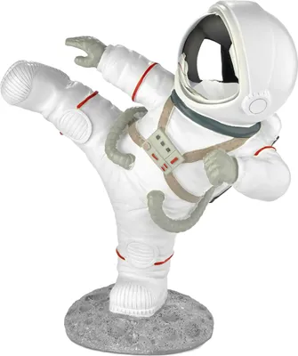 Produktbild von BRUBAKER Dekofigur Astronaut in Karate Pose - High Kick - 19 cm Weltraum Figur - Handbemalte moderne Statue - Weiß, Silber