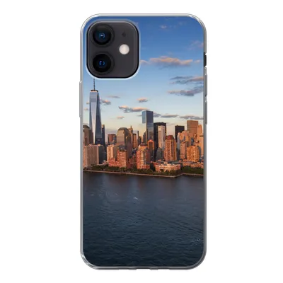 Produktbild von MuchoWow® Handyhülle Schutzhülle Hülle für iPhone 12 New York - Skyline - Boot Silikon Softcase Handy Hülle - Schutzhülle